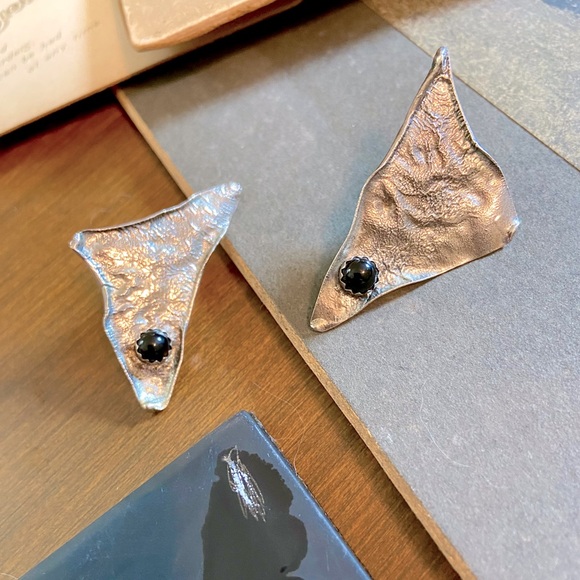 Artisan Made Sterling & Black Onyx Liquid Textured Triangle Pierced Earrings. - Picture 13 of 13
